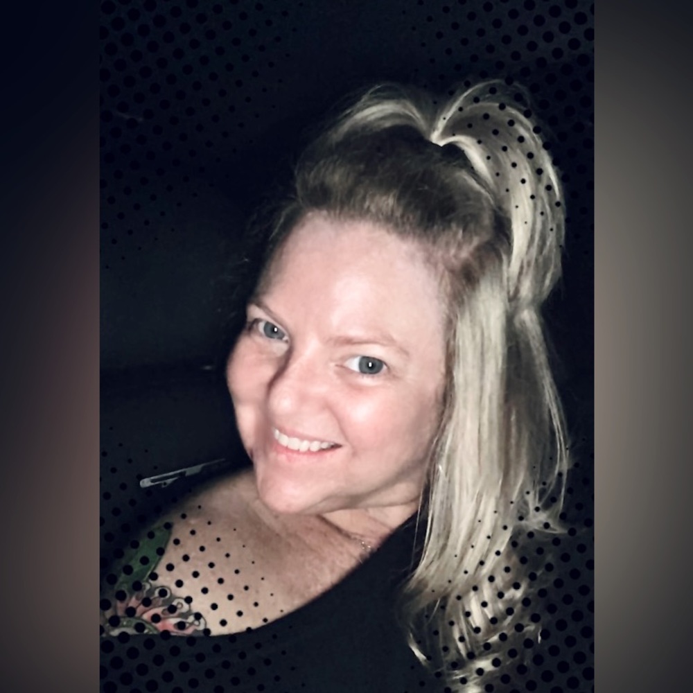 MEET YOUR POSHER 😉